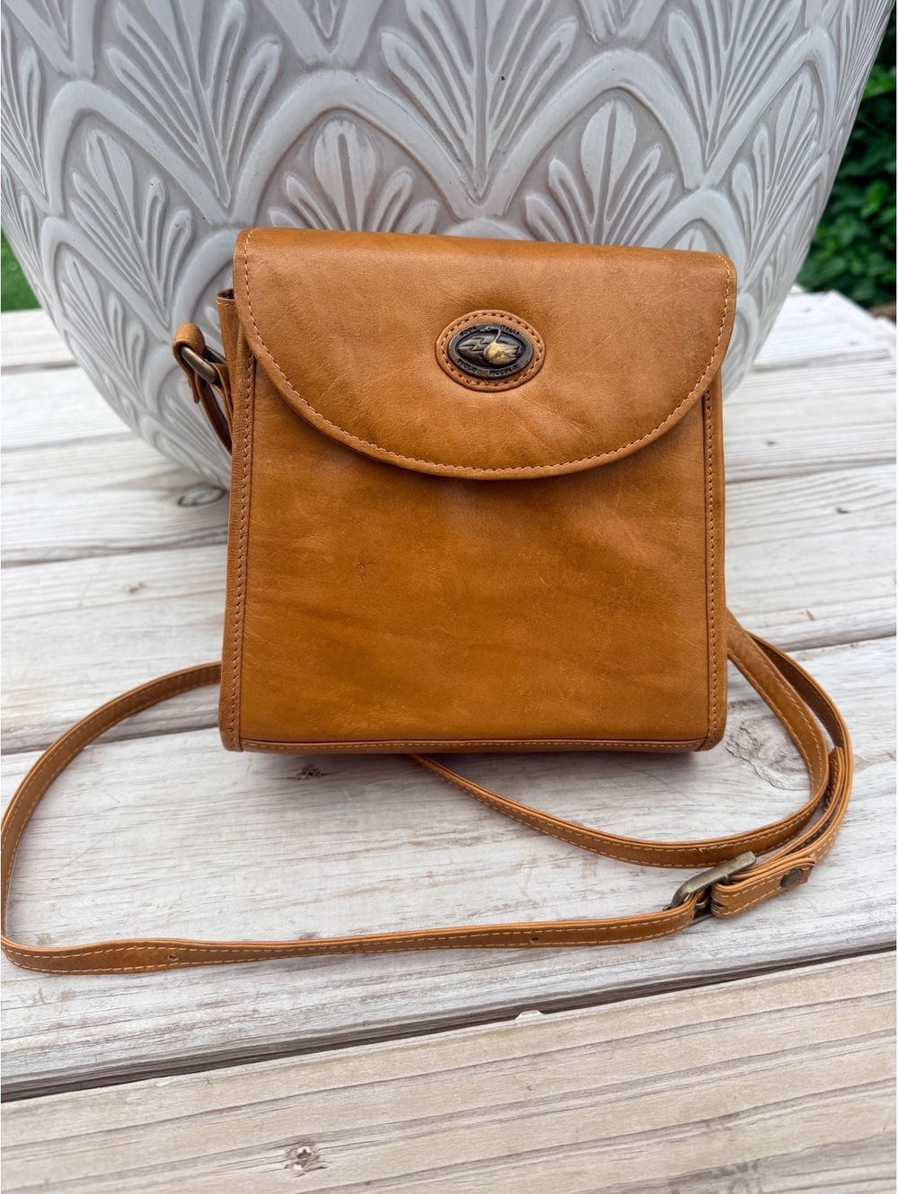 Vintage Paolo Piccolo Moda Italia Cognac Leather Crossbody Bag Swan Logo